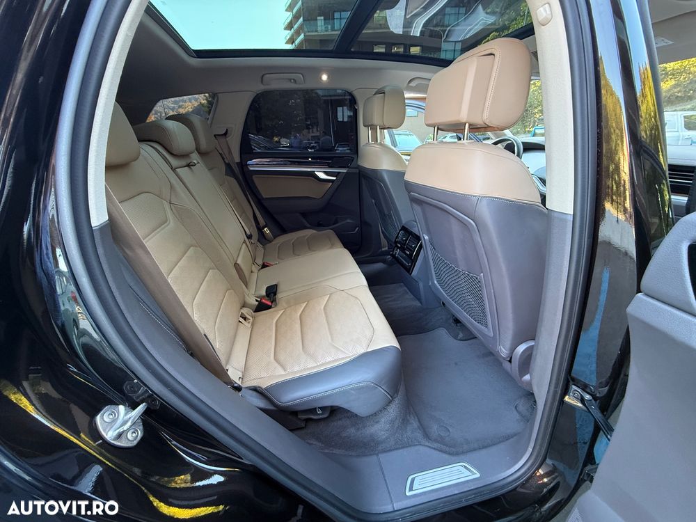 Volkswagen Touareg V6 TDI 4MOTION Elegance - 22