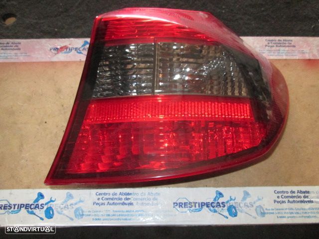 Farol Tras 084441924F BMW E87 2005 5P DRT - 1