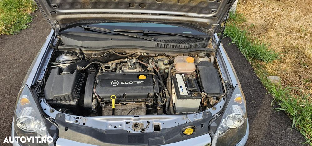 Opel Astra GTC 1.6 Cosmo - 12