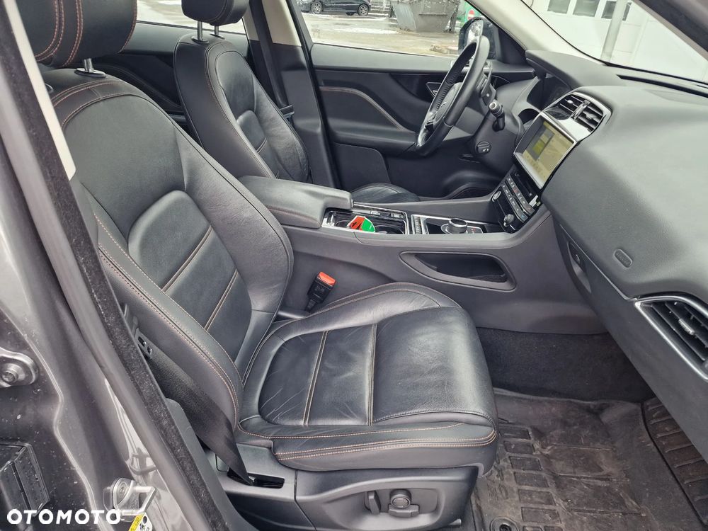 Jaguar F-Pace - 17