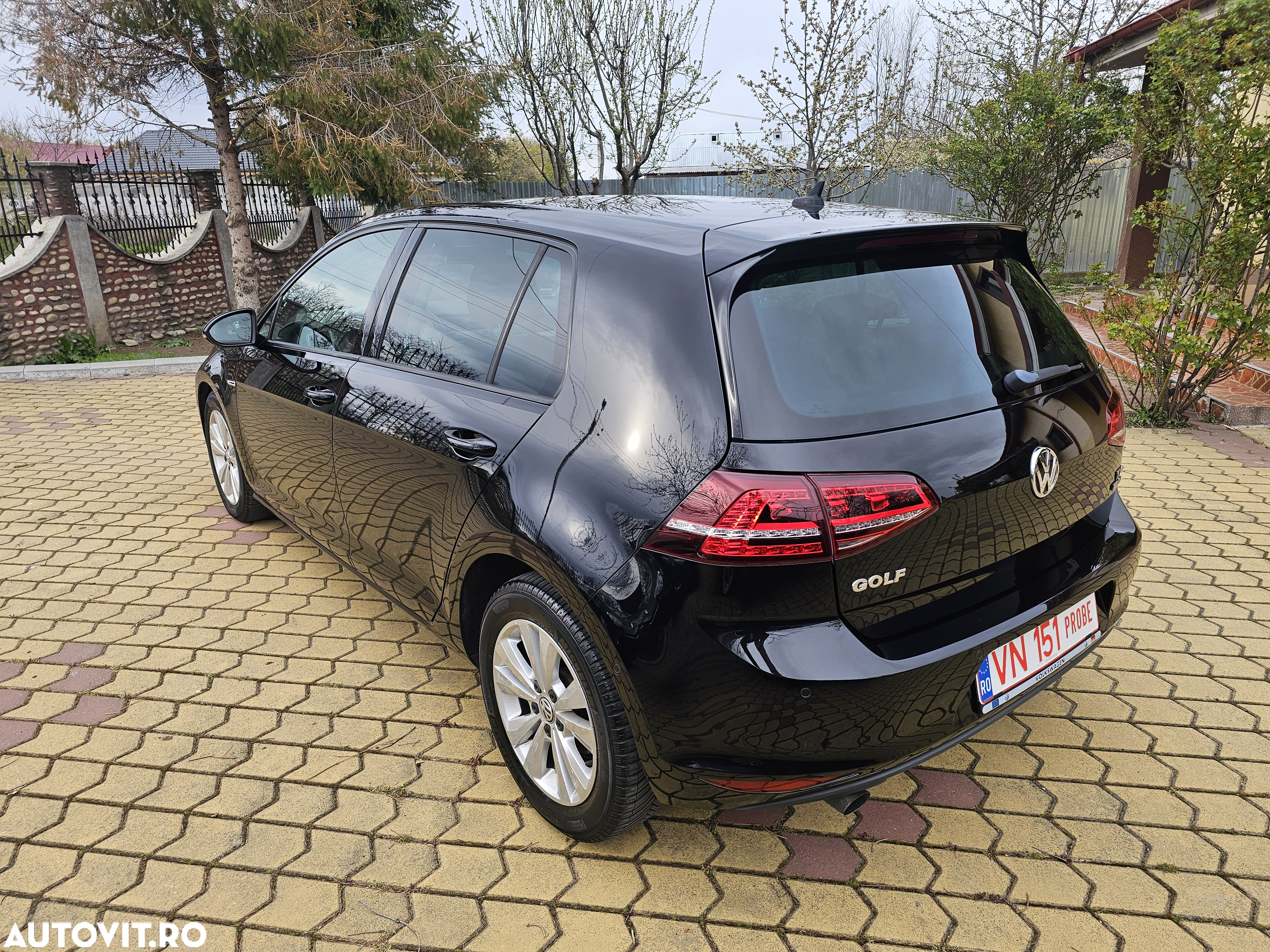 Volkswagen Golf 1.6 TDI BlueMotion Comfortline - 17