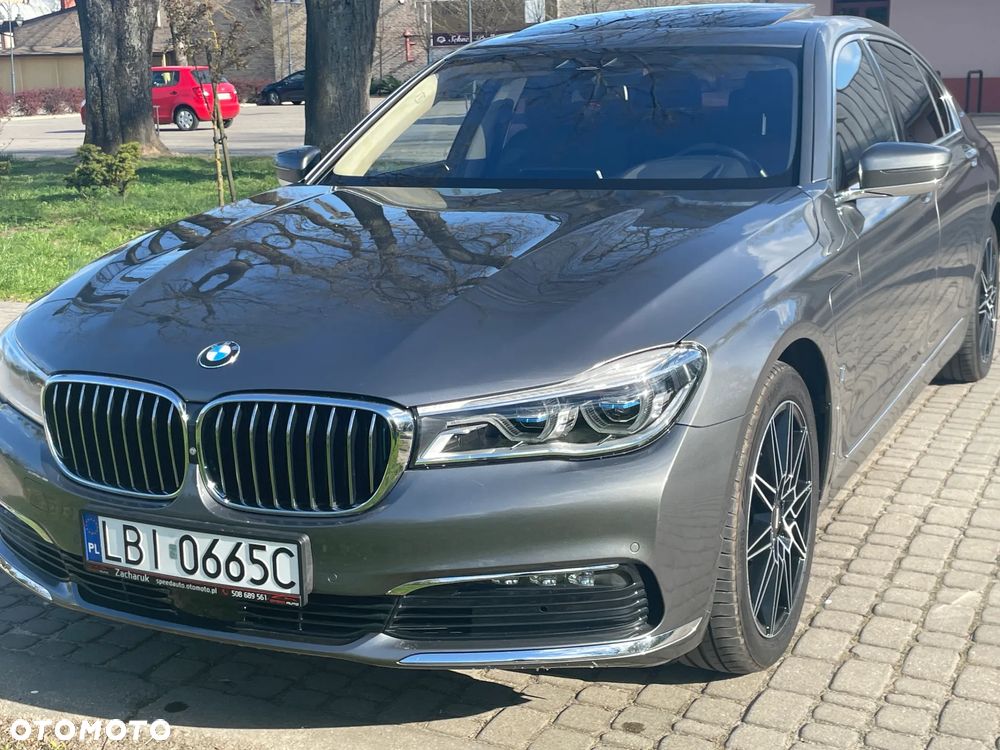BMW Seria 7 740Le iPerformance - 16
