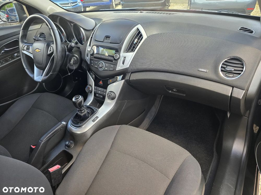Chevrolet Cruze 1.6 - 26