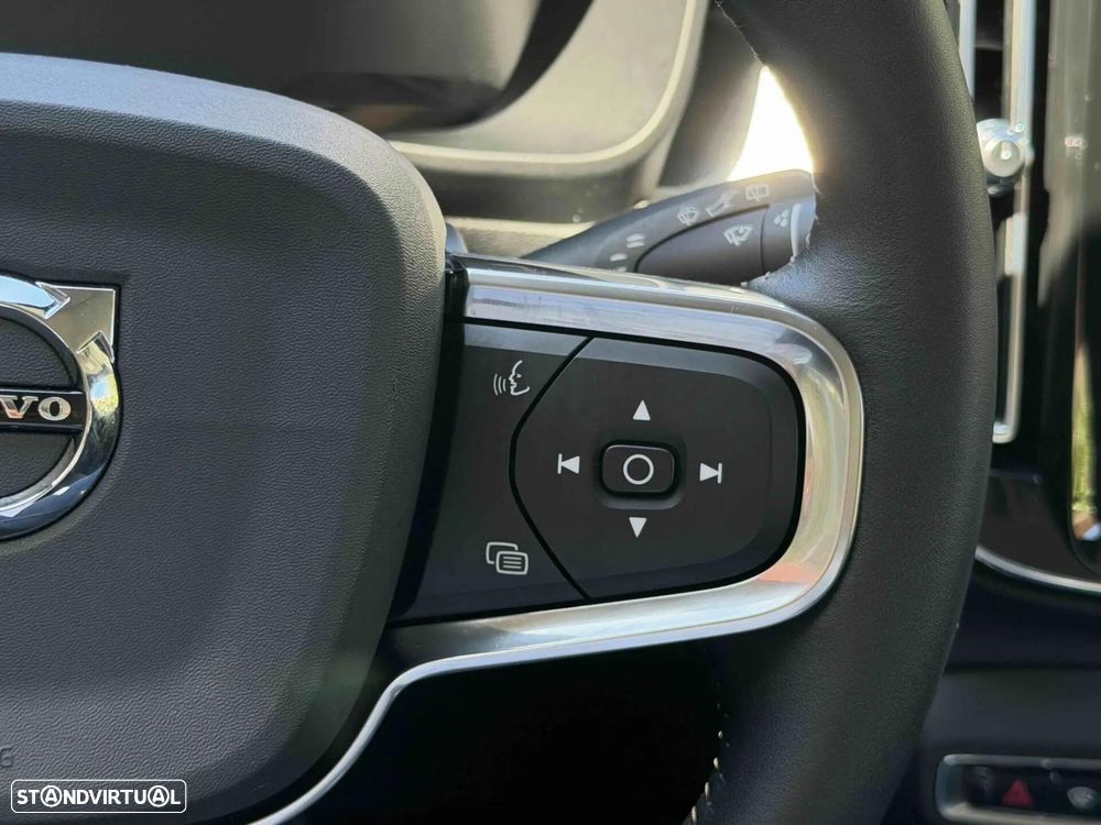 Volvo XC 40 1.5 T3 Momentum Plus Geartronic - 38