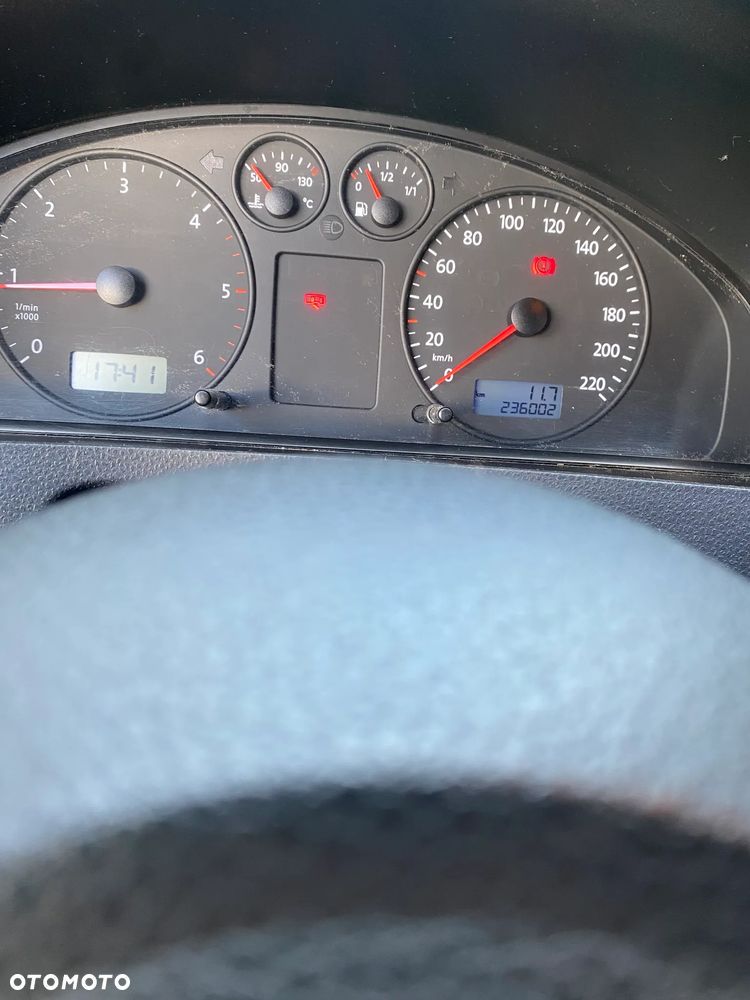 Volkswagen Caravelle - 4