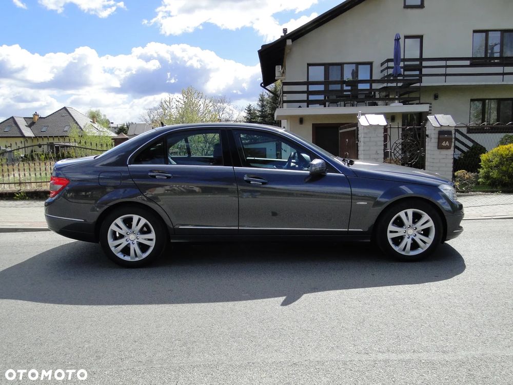 Mercedes-Benz Klasa C 180 CGI Automatik BlueEFFICIENCY Avantgarde - 4