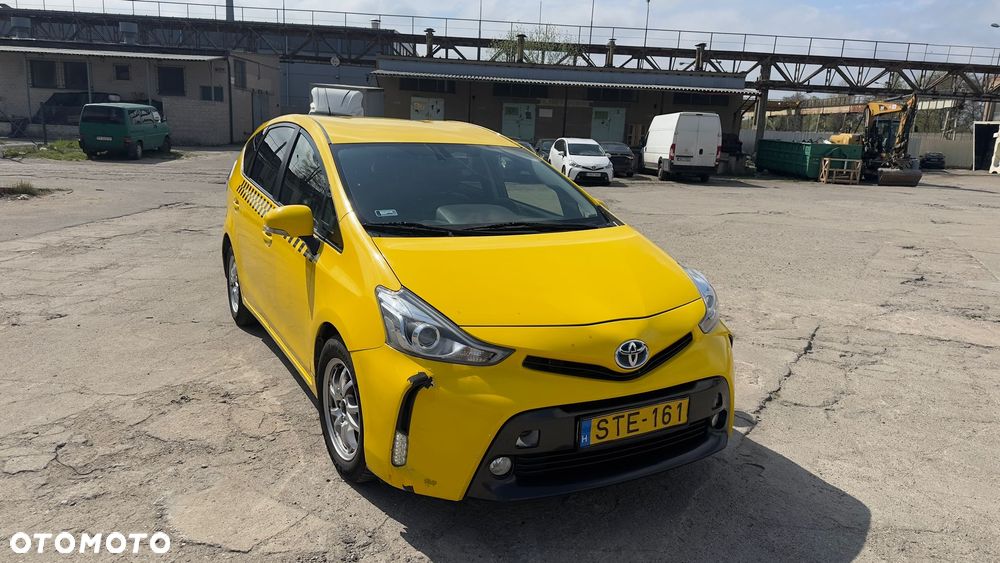 Toyota Prius+ (Hybrid) - 3