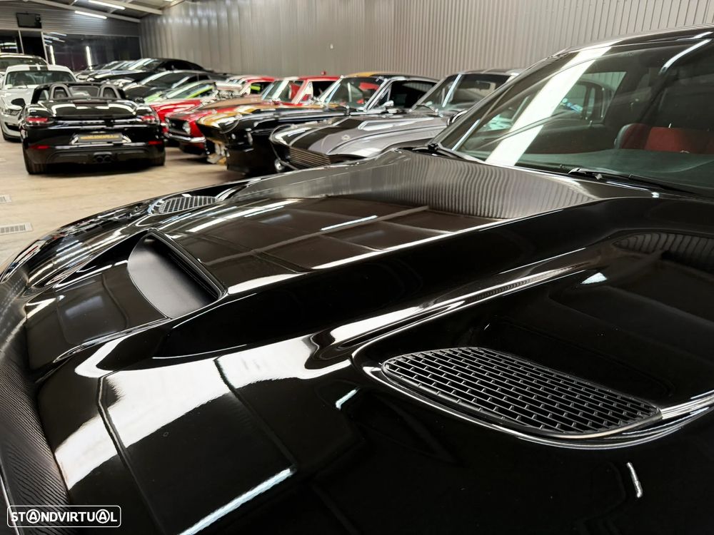 Dodge Challenger Auto SRT Hellcat - 56