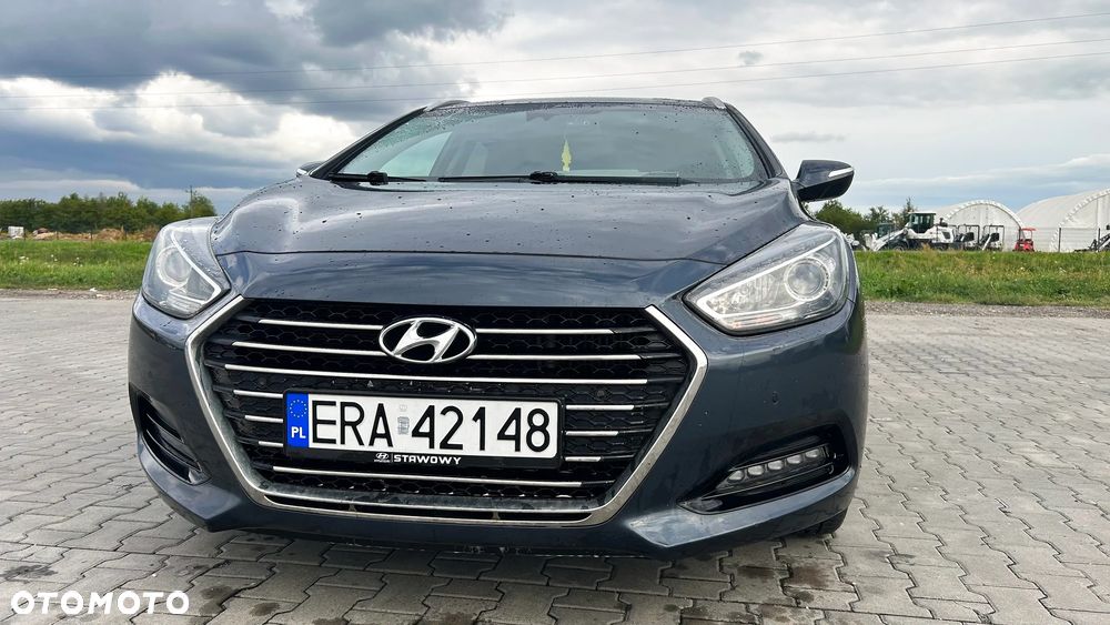 Hyundai i40 Kombi blue 1.7 CRDi DCT Premium - 2