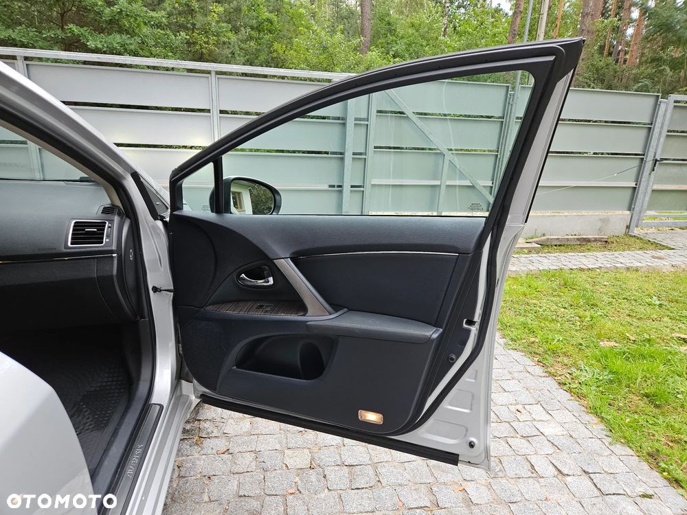 Toyota Avensis 1.8 Premium EU5 MS - 16
