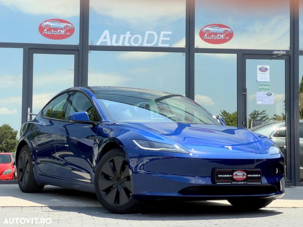 Tesla Model 3 - 3