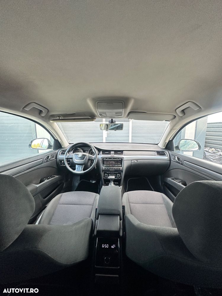 Skoda Superb 2.0 TDI Elegance DSG - 7