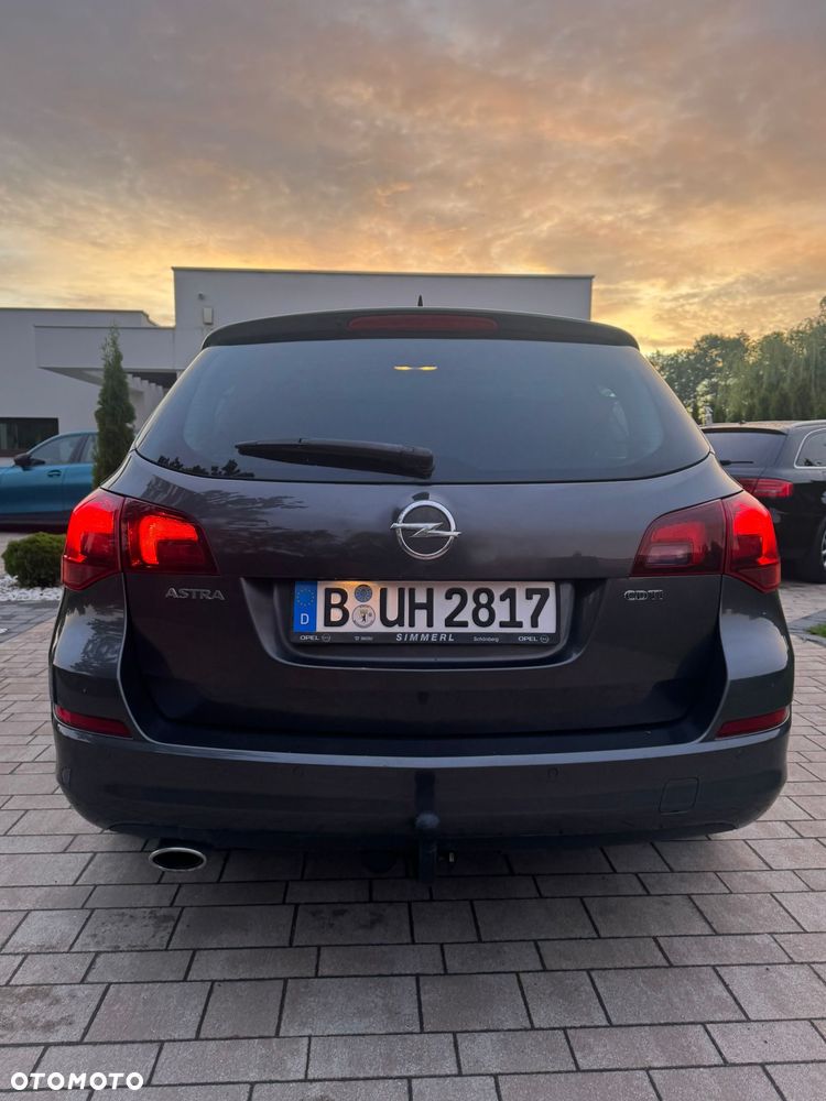 Opel Astra 2.0 CDTI Cosmo - 14