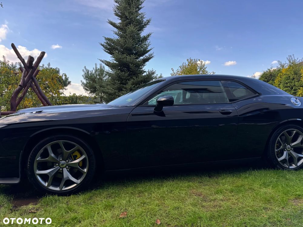 Dodge Challenger - 17