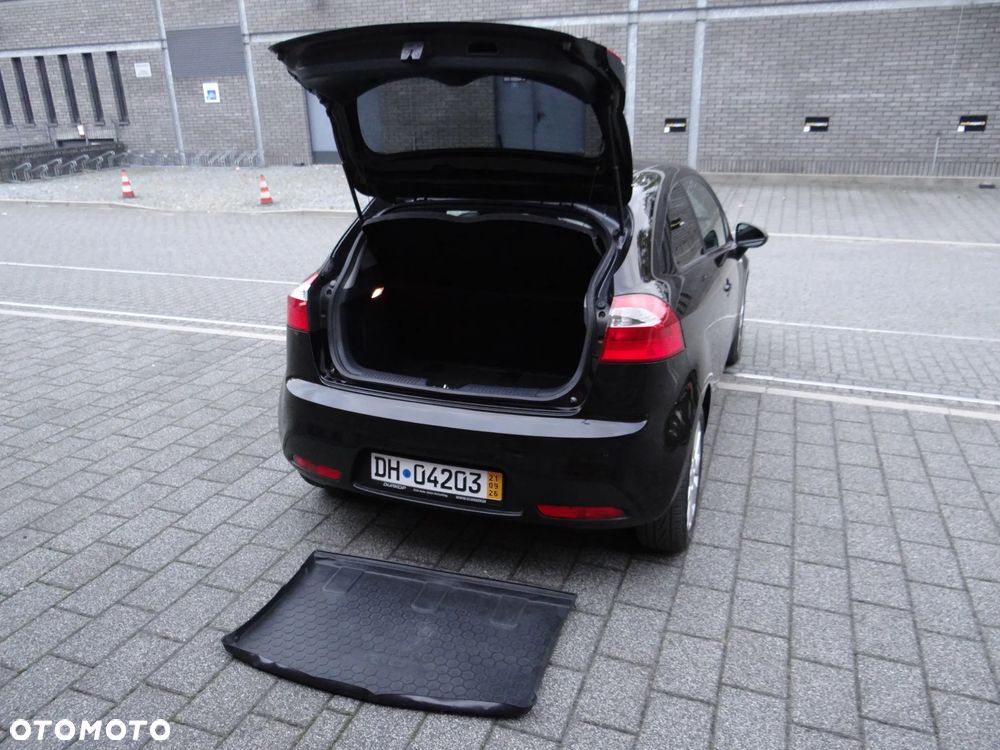 Kia Rio 1.4 Dream Team Edition - 18