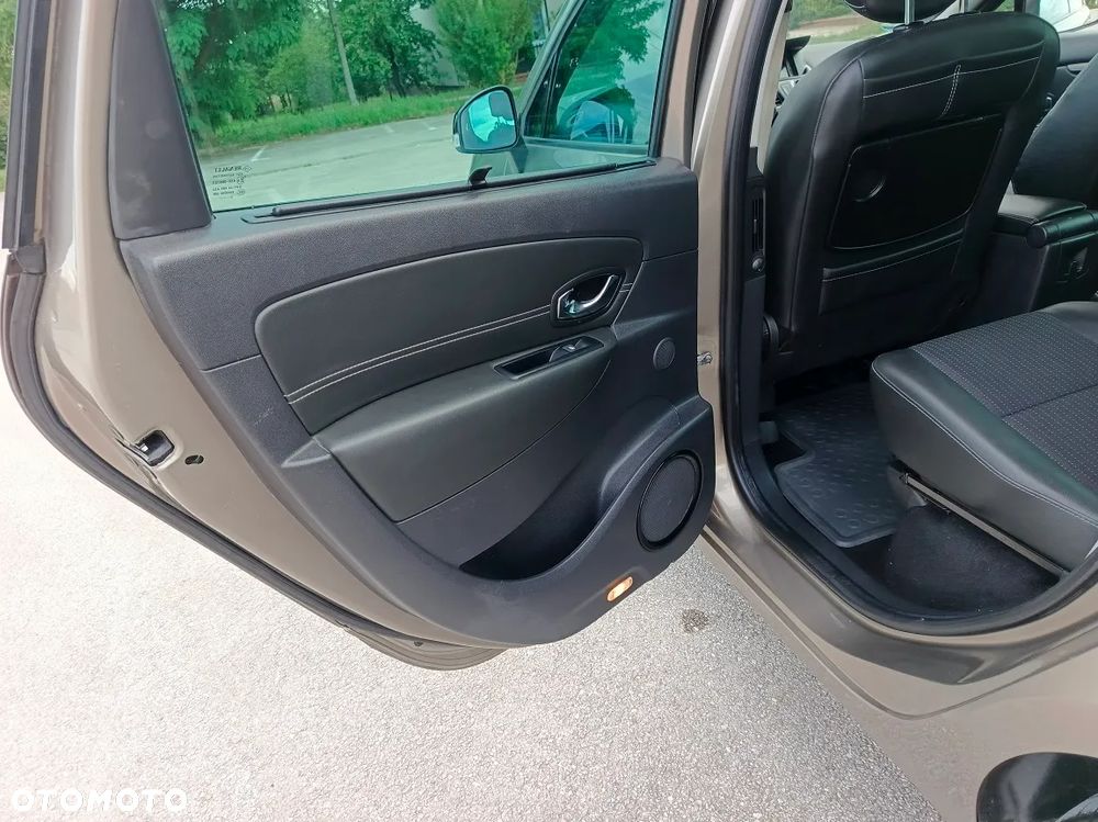 Renault Scenic Energy dCi 130 Euro 6 S&S Xmod Bose Edition - 30