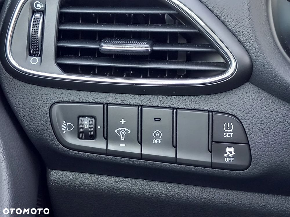 Hyundai i30 1.5 DPI Pure - 19