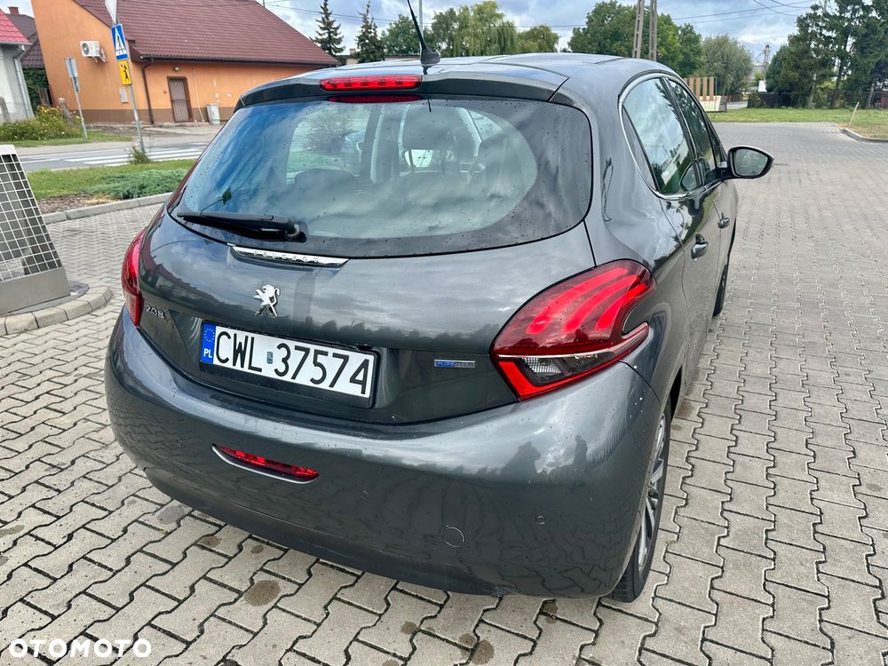 Peugeot 208 1.2 PureTech Allure - 16