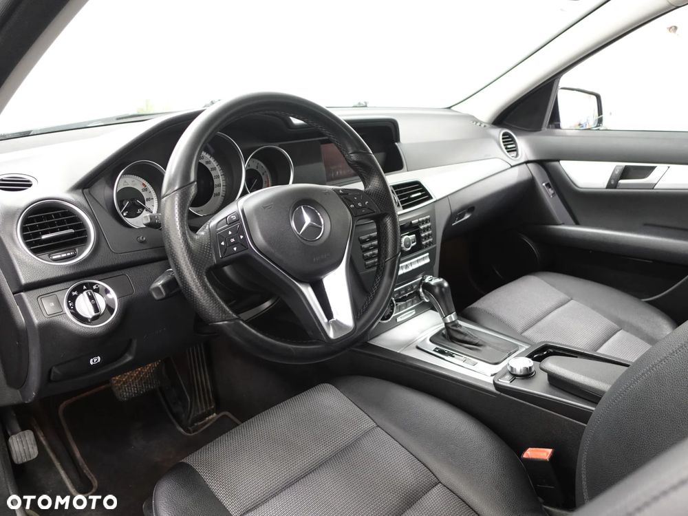 Mercedes-Benz Klasa C 200 (BlueEFFICIENCY) 7G-TRONIC Avantgarde - 20