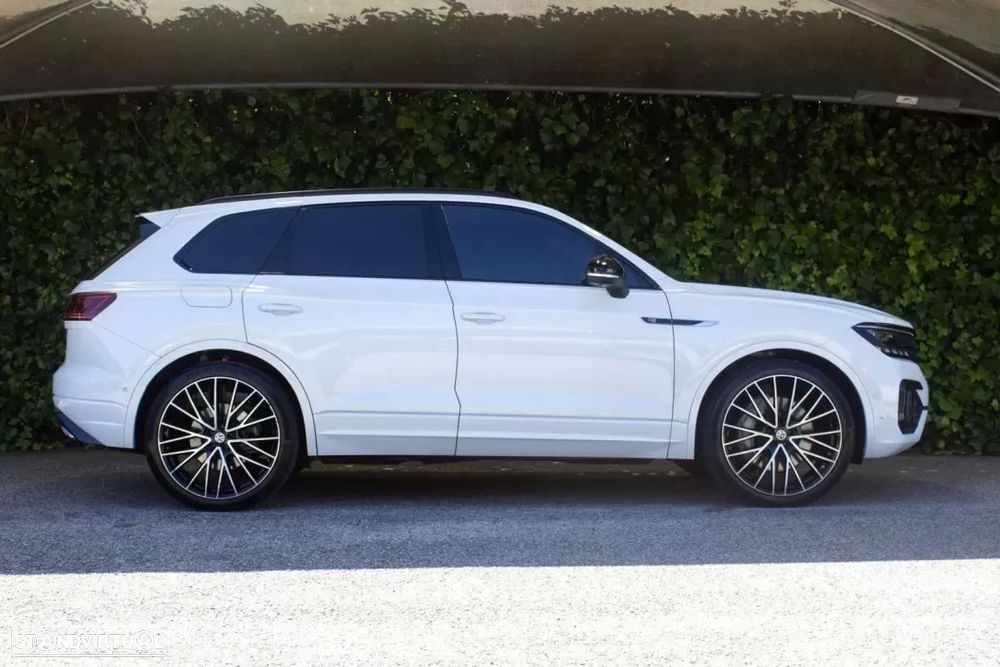 VW Touareg 3.0 TSI e-Hybrid R - 6
