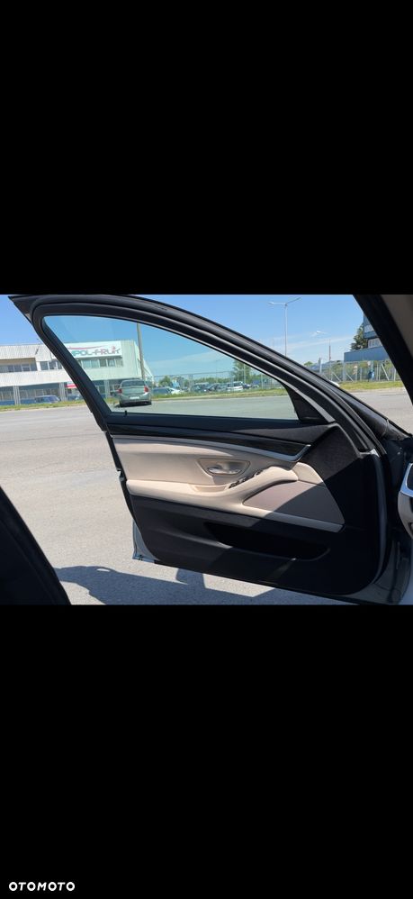 BMW Seria 5 528i xDrive Sport-Aut Luxury Line - 19