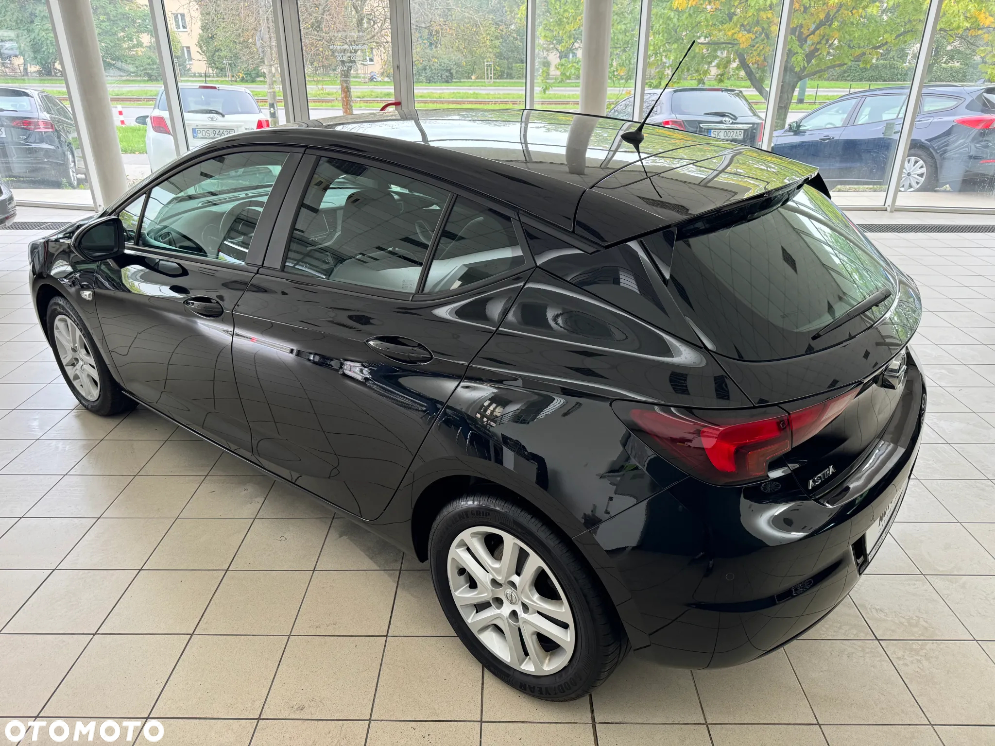 Opel Astra V 1.2 T Edition S&S - 8