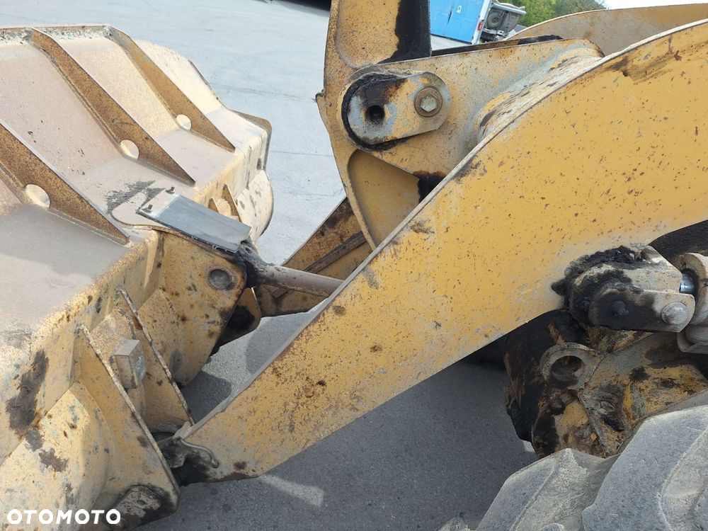 CAST 928 F 4X4 - 29
