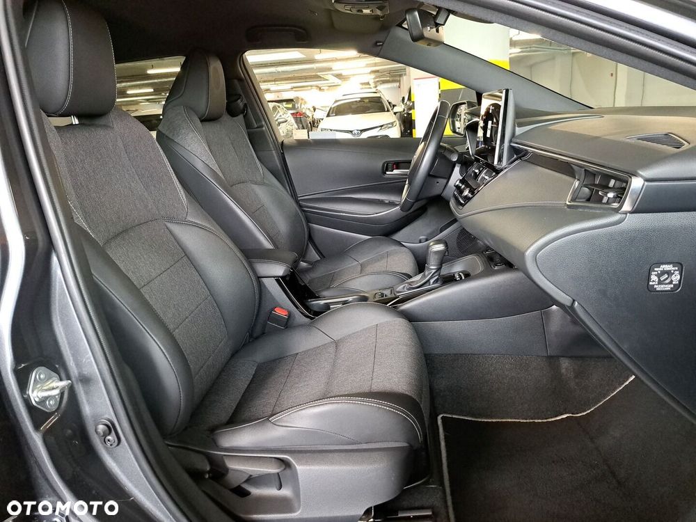 Toyota Corolla 1.8 Hybrid Style - 18