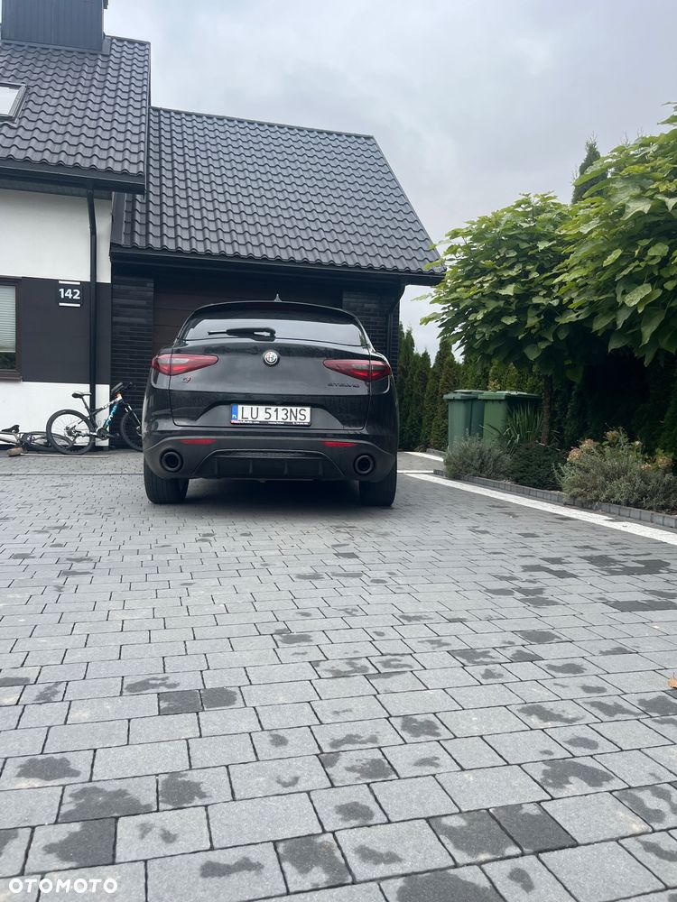 Alfa Romeo Stelvio - 1