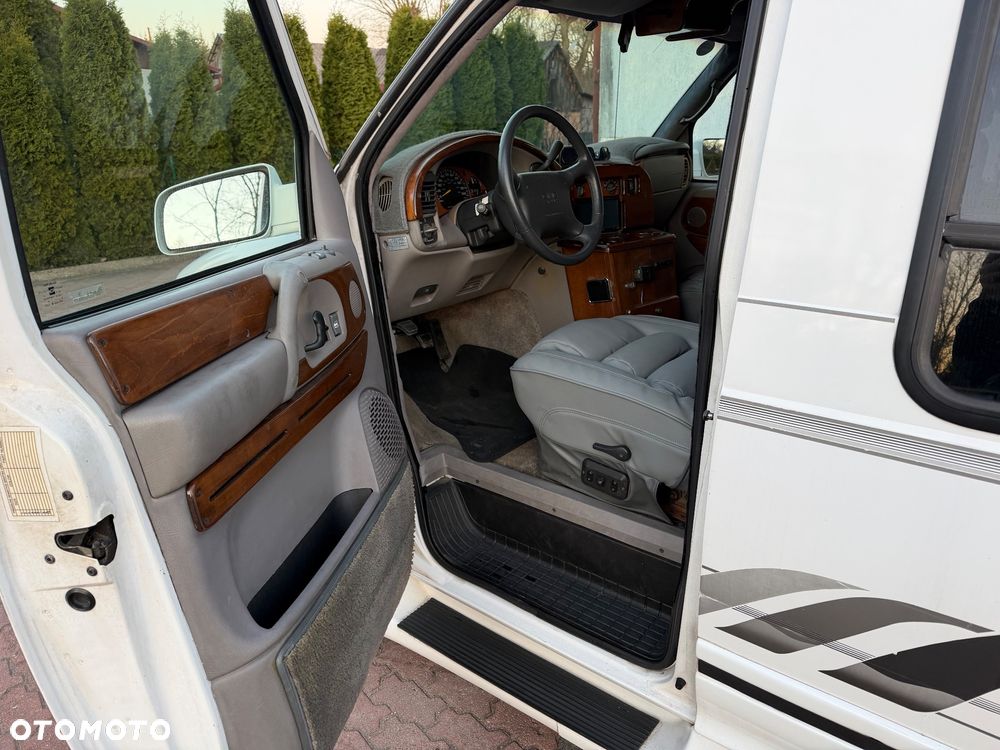 GMC Safari - 9