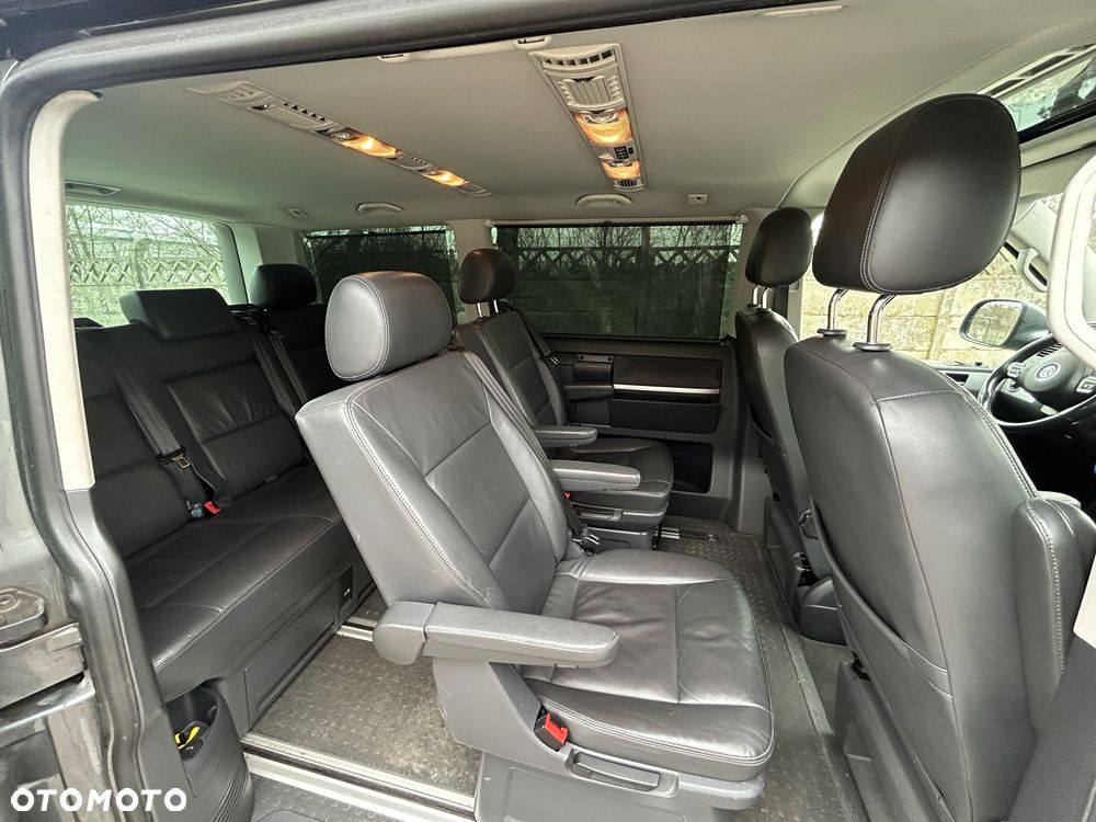 Volkswagen Multivan - 11