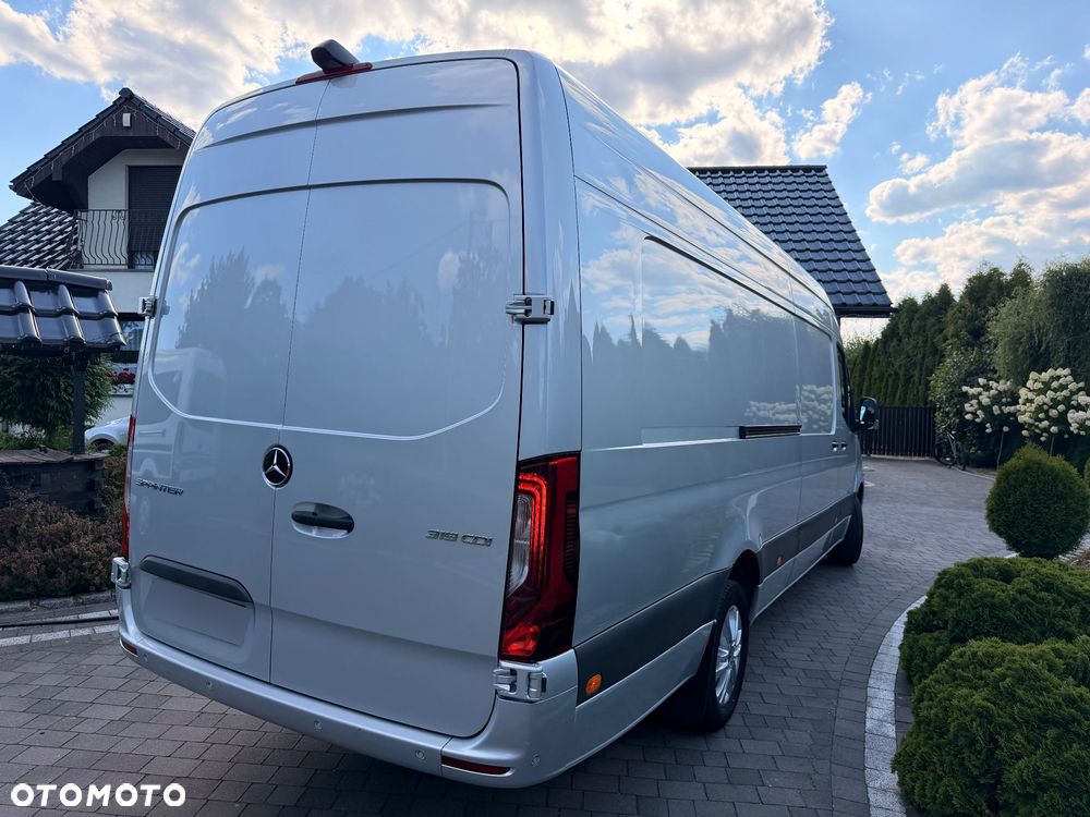 Mercedes-Benz Sprinter - 11