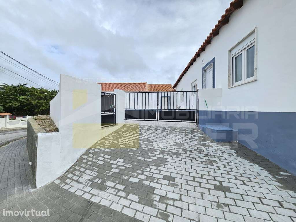 Moradia T4 com espaço exterior em Poços- Freiria - Grande imagem: 2/48