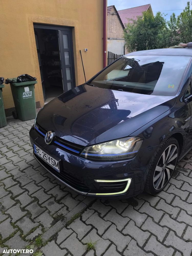 Volkswagen Golf - 5