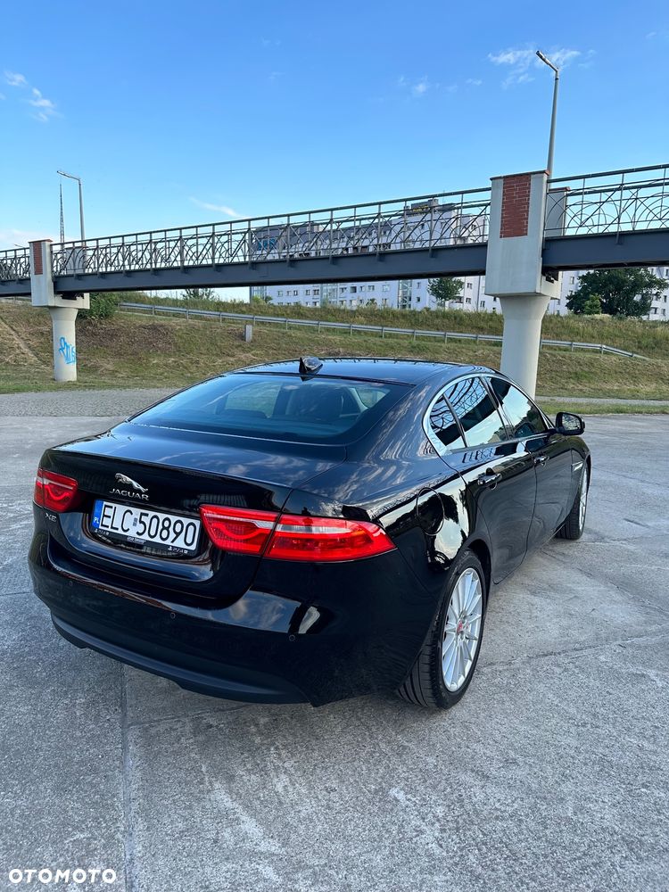 Jaguar XE E-Performance Pure - 4