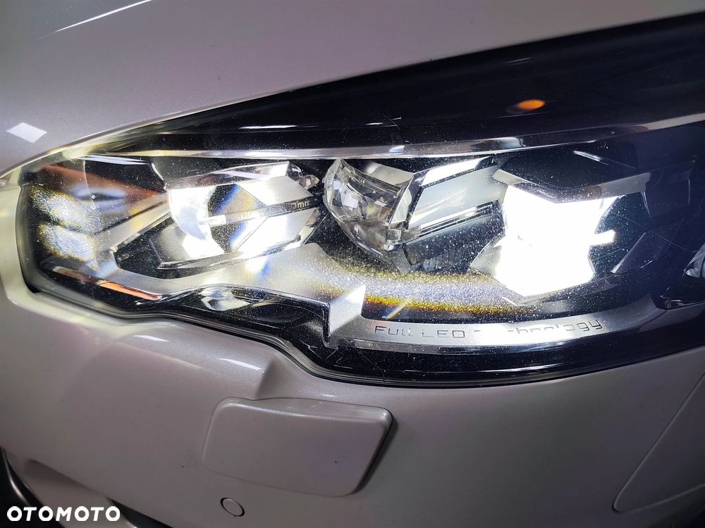 Peugeot 508 RXH Hybrid4 - 13