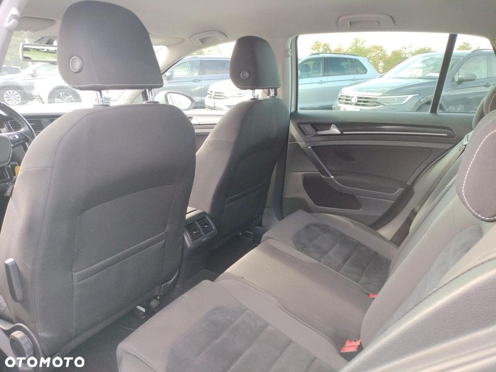 Volkswagen Golf - 13