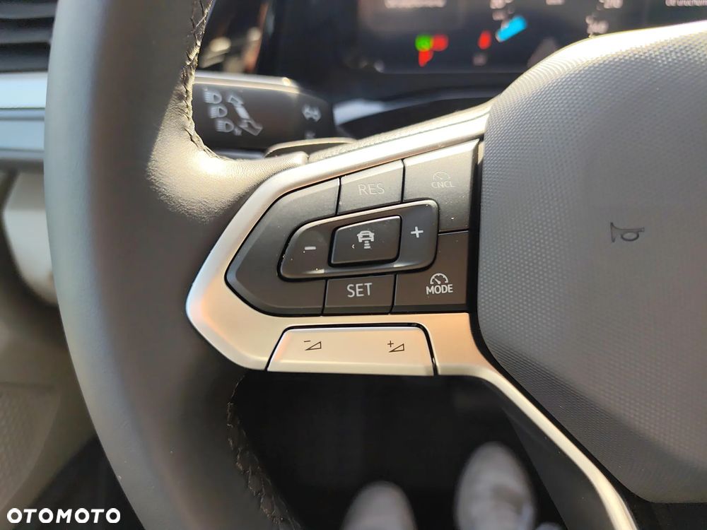 Volkswagen Multivan - 19