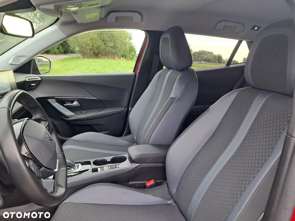 Peugeot 2008 1.2 Pure Tech GPF Allure S&S EAT6 - 18