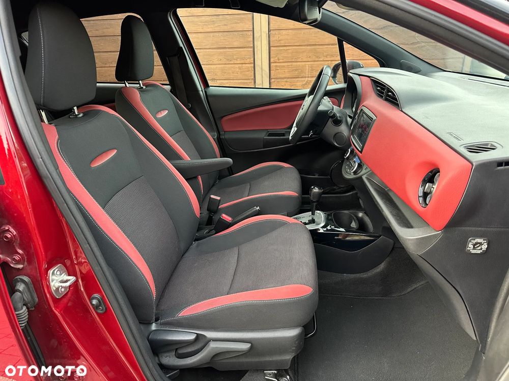 Toyota Yaris Hybrid 100 Selection Platinum - 21