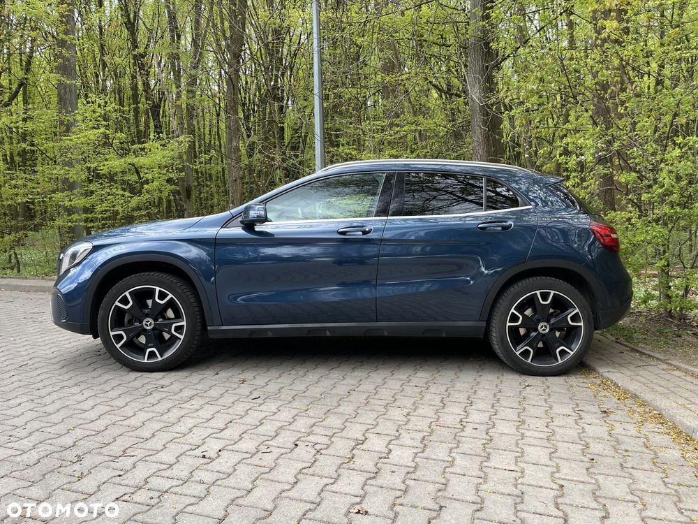 Mercedes-Benz GLA 220 4-Matic - 4
