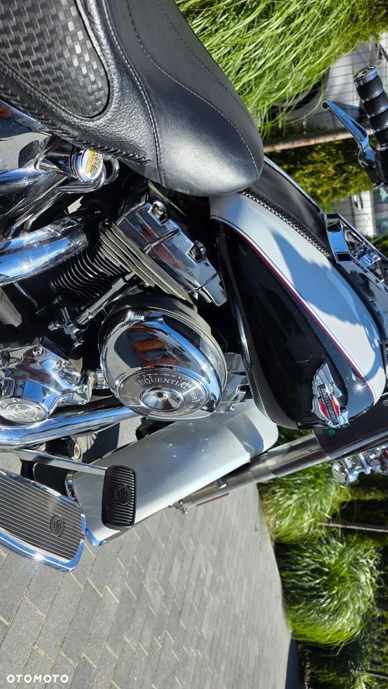 Harley-Davidson Softail Deluxe - 3