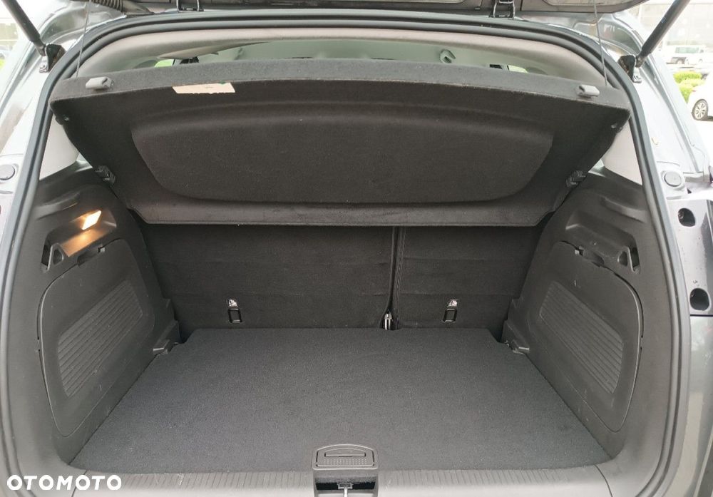 Opel Crossland X - 12