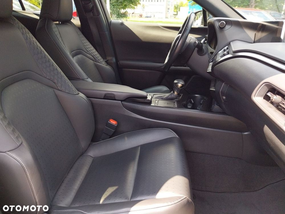 Lexus UX 250h GPF F Impression 2WD - 11