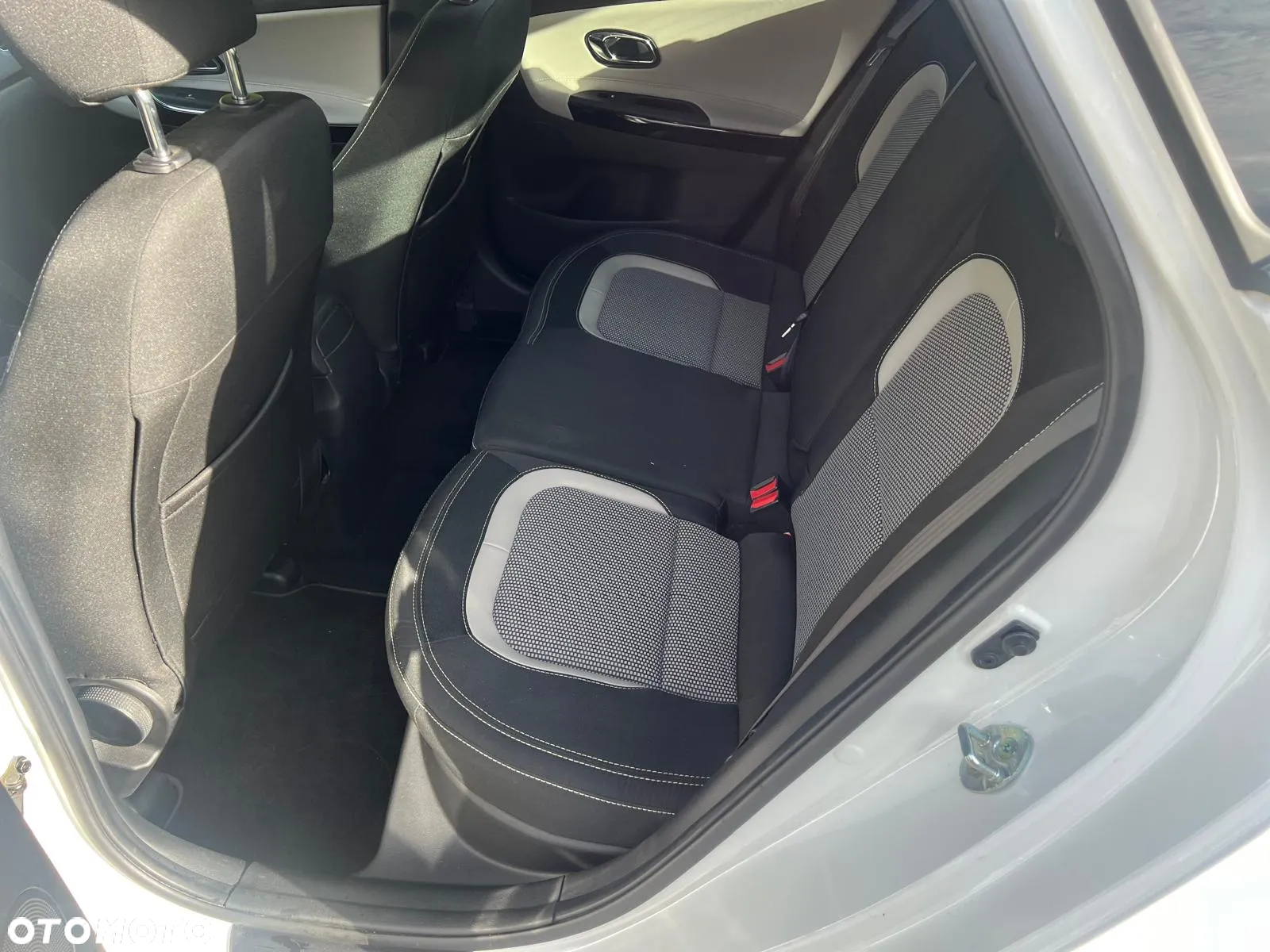 Kia Ceed - 11