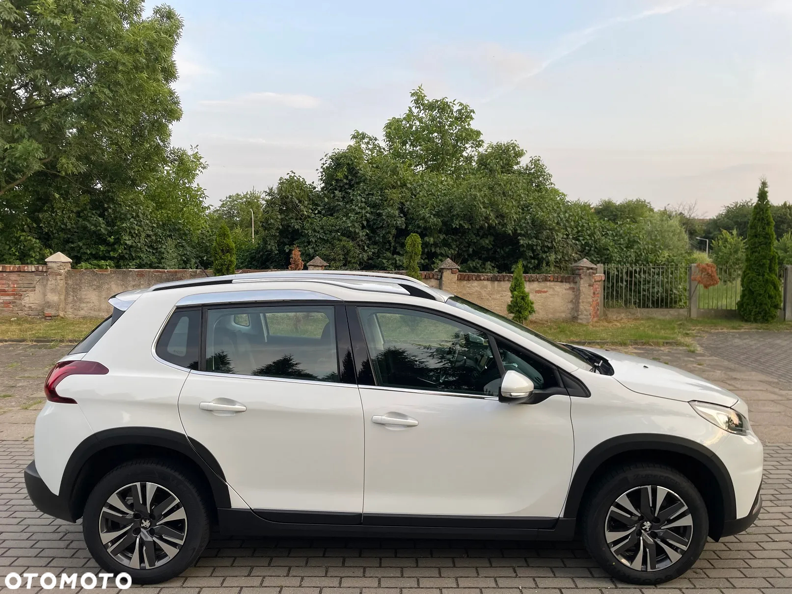 Peugeot 2008 - 9
