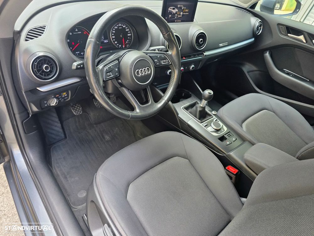Audi A3 Sportback 1.6 TDI Design - 27