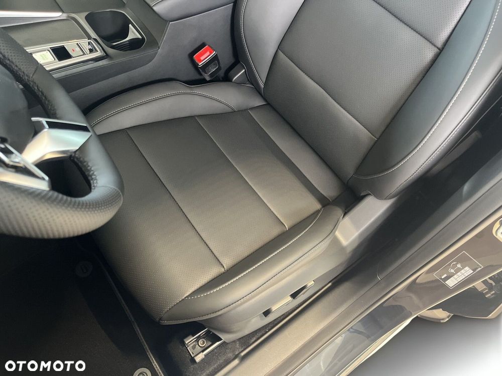 MG ZS Hybrid+ - 14