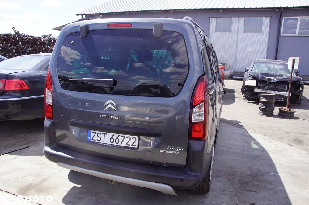 Pojazd na części Citroen 692324777 berlingo 1.6 hdi DV6FC 120km 2018 skrzynia 6 biegowa kolor KTP SHARK GREY PAINT szyba komputer maglownica drzwi klapa deska poduszka maglownica rozrusznik alternator sprężarka skup aut złomwanie szrot kasacja - 10