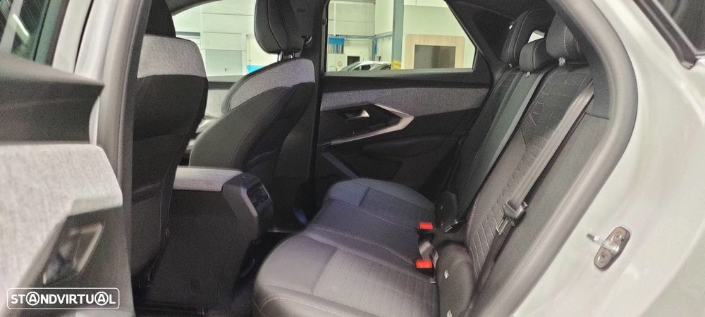 Peugeot 3008 1.2 Hybrid Allure e-DCS6 - 15